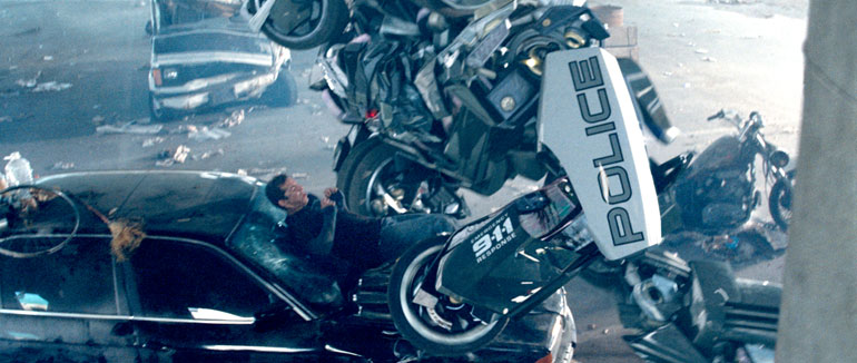 https://images2.wikia.nocookie.net/transformers/images/8/8f/BarricadeVsSam.jpg